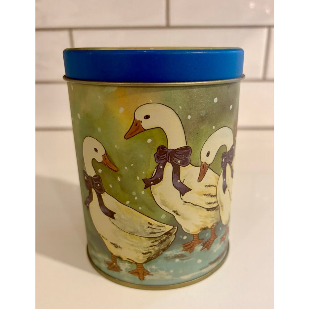 Vintage Snow Winter Goose Geese with Blue Ribbons Tin